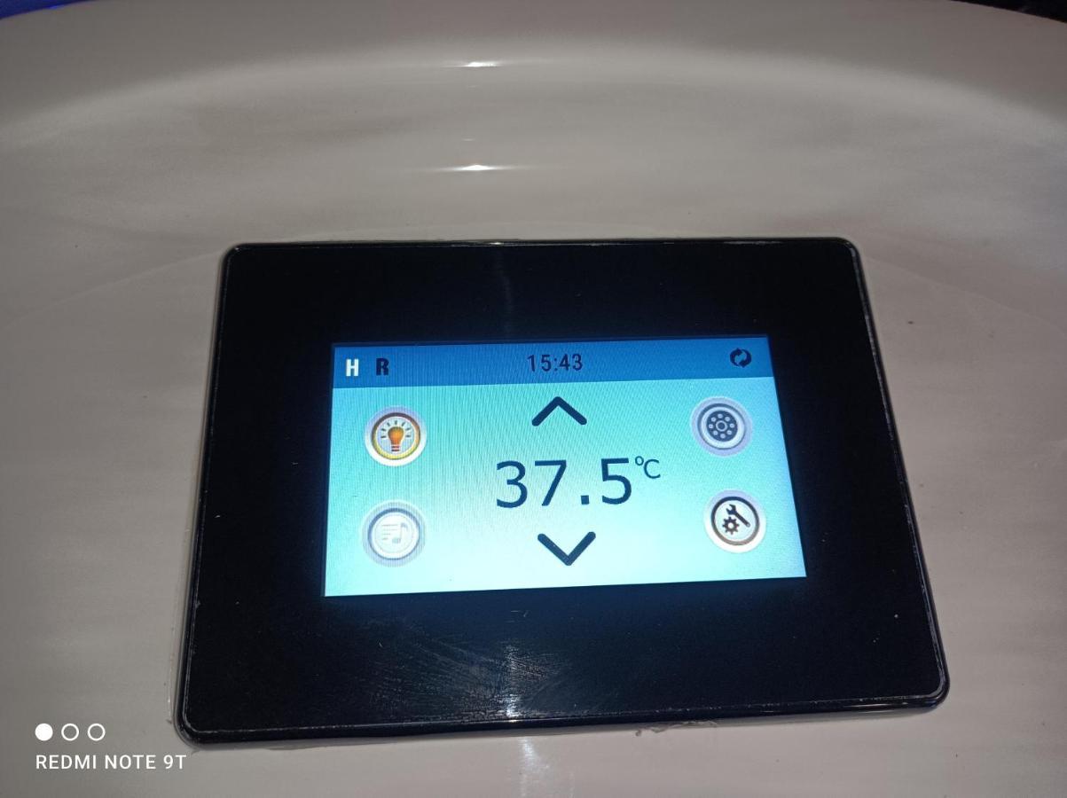Sauna & Double Jacuzzi Interieur Et Sous Les Etoiles 1H30 Paris Ladon Luaran gambar