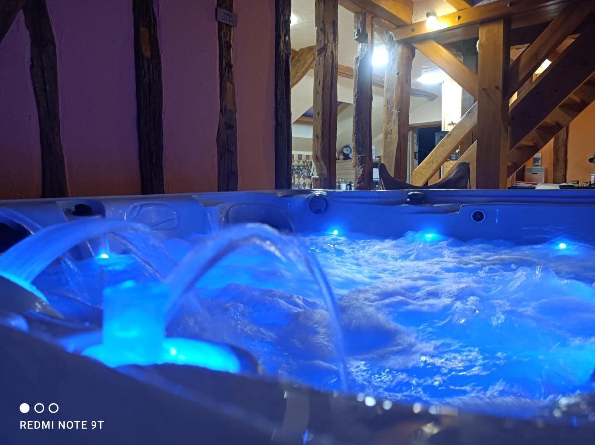 Sauna & Double Jacuzzi Interieur Et Sous Les Etoiles 1H30 Paris Ladon Luaran gambar